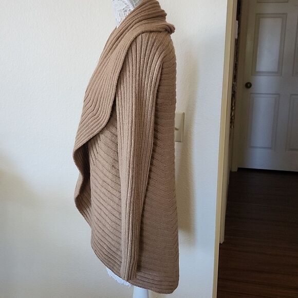 Peruvian Collection 100%Alpaca Cardigan - Picture 2 of 5